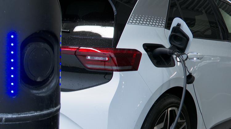 Volkswagen ID.3 HATCHBACK SPECIAL EDITIONS 240kW GTX Fire/Ice 79kWh 5dr Auto [Pan Rf]